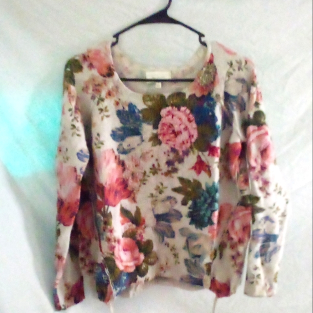 Angels of the north floral print sweater
